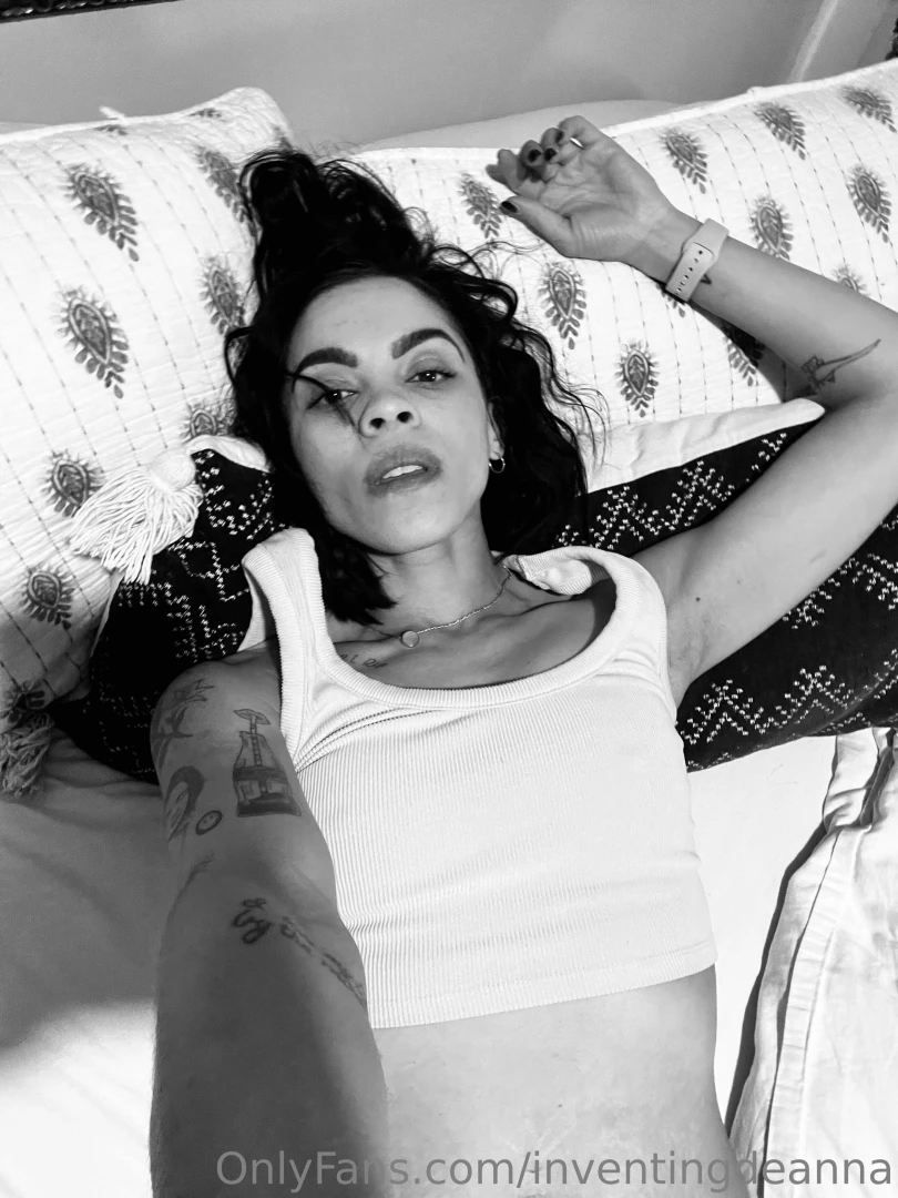 Slid into your dm before bed 