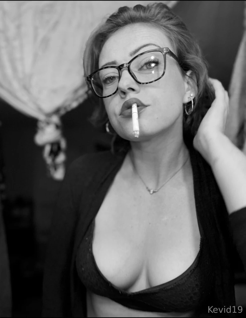 My good friend solelylaciesmoking celebrates her birthday today go part 1 