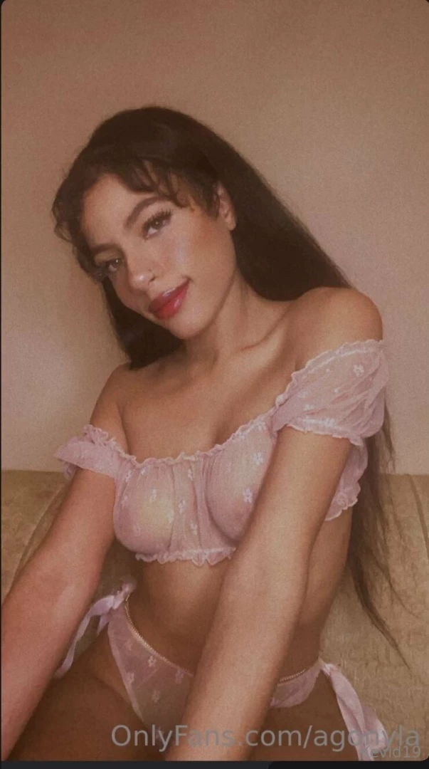 Agonyla if i were a pizza delivery guy i would be giving you the tip 