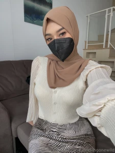 Do i look pretty today or do you prefer me showing a little more skin