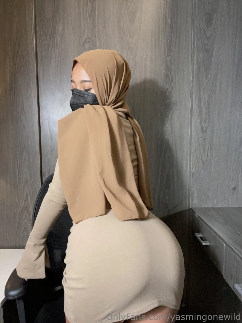 Do you want to be gentle or should i beg for you to go rough 