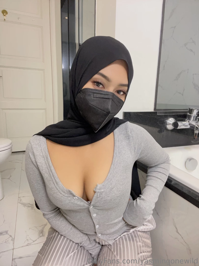 My cleavage is begging for your attention can you resist 