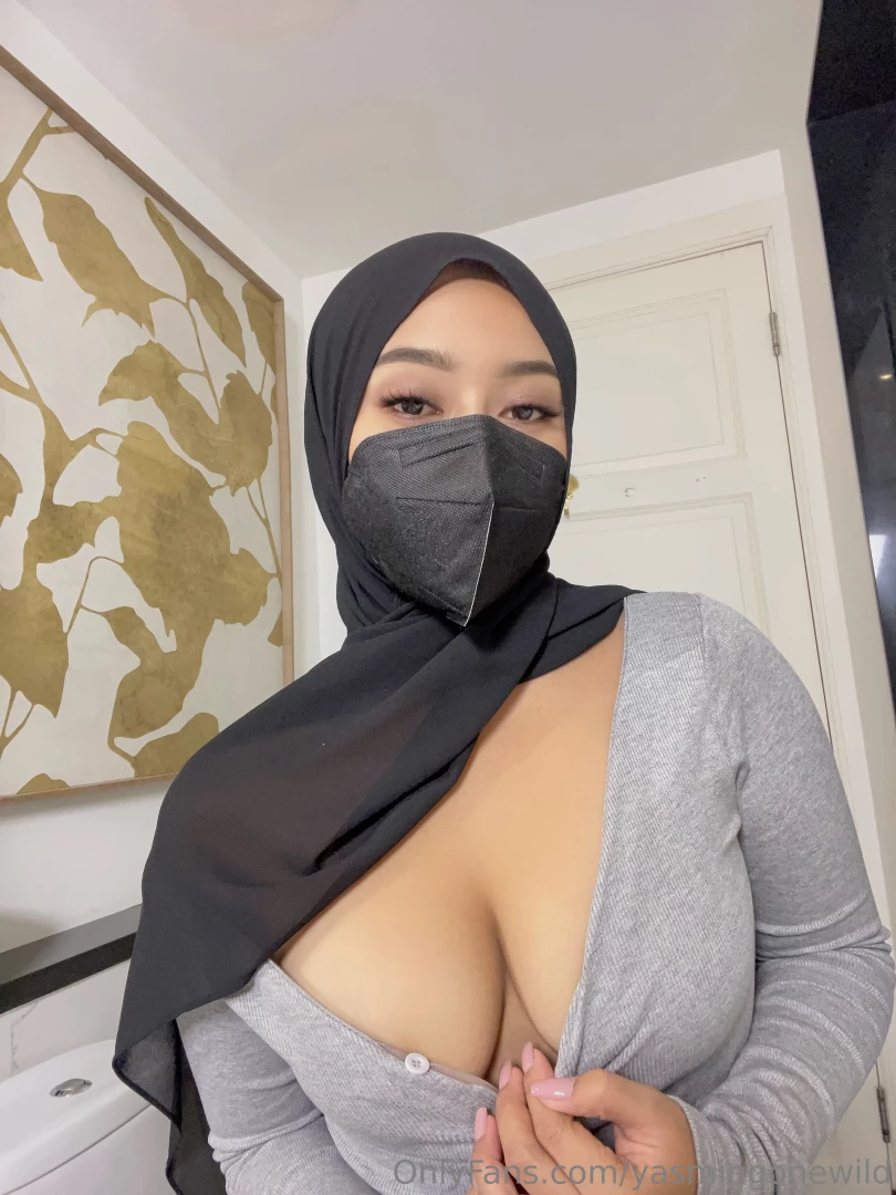 If i give you two options would you leave marks here or cum here 