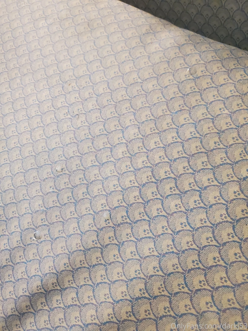 It was a massive cum when i cum it scatters like a shotgun spread so part 3 