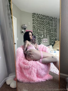 My new pink outfit is so cute xoxo i filmed full videos on my paid of