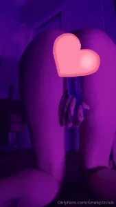 Bending over rubbing my pussy with my dildo spreading it for you xoxo