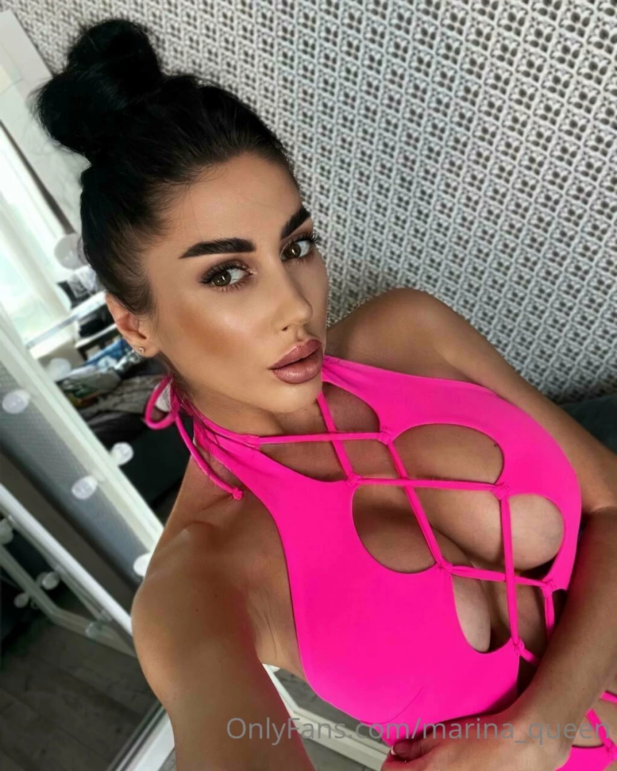 Do you want to congratulate your horny babe it s not difficult for you 