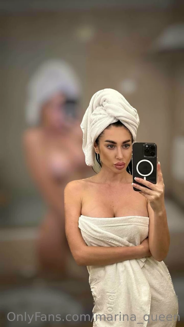 This towel accidentally fell right at your dm ready to see everything 