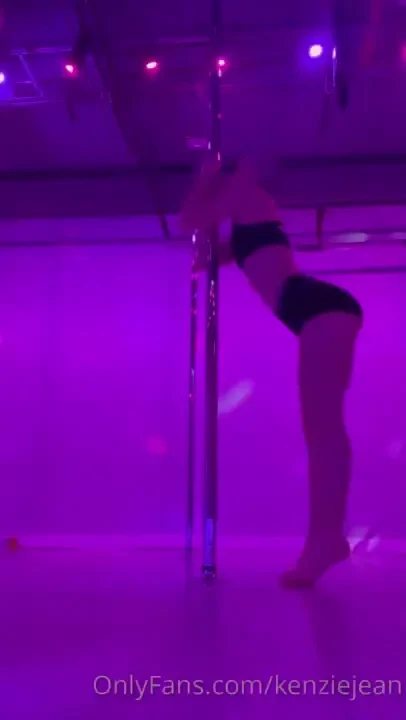 Cum dance w me in your dms 