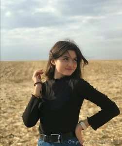 Cute girl elvira_shake loves to play with her tight red pussy after part 48