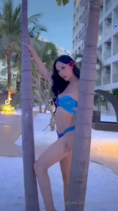 Wet and horny babe wanna play with me