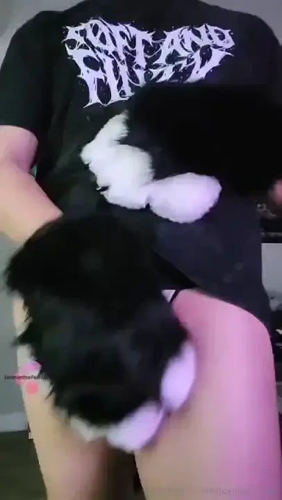 D-don t pull my tail part 2 