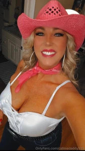 Mistress f farrahflossy giddy up happy hump day