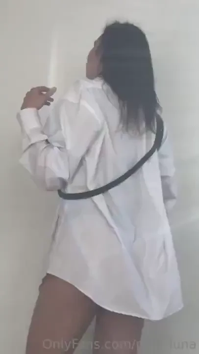 Do you want to look under the skirt text me 