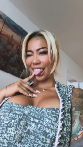 Who s feeling a bit naughty and up for some fun later me you hmmm