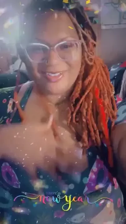 Hello lover i want to spice up your week i want to make you cum for me 