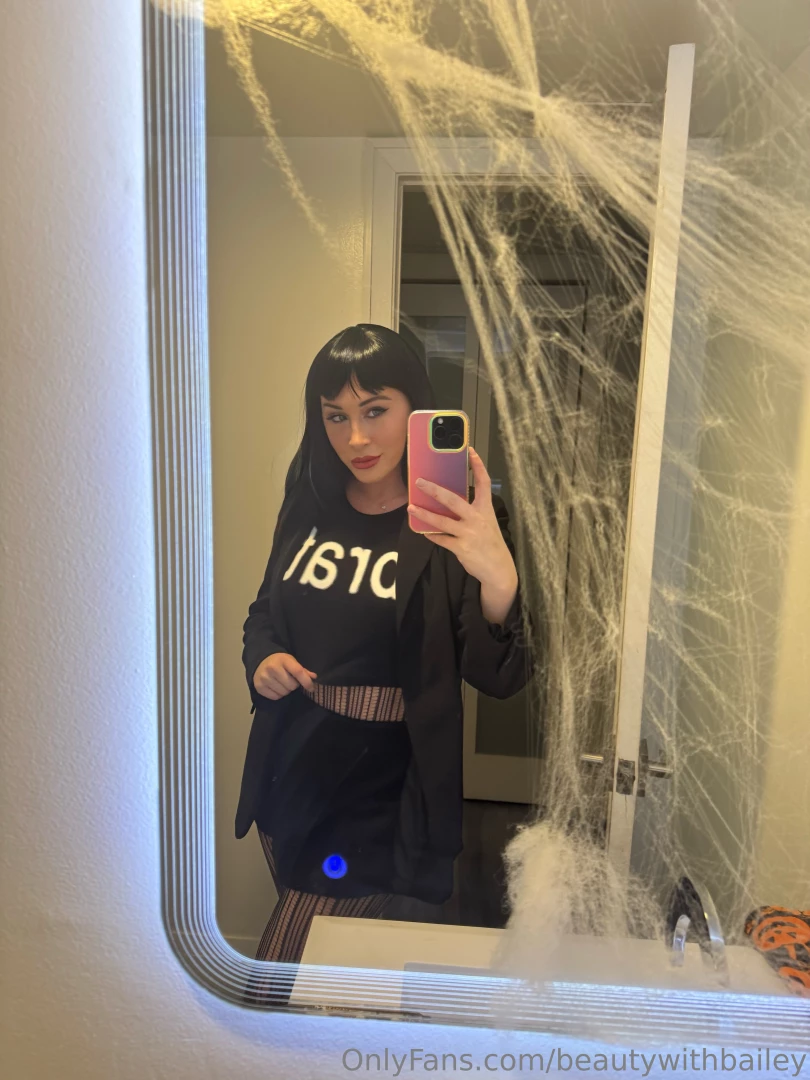 Halloween is right around the corner so i decided to do a little role 