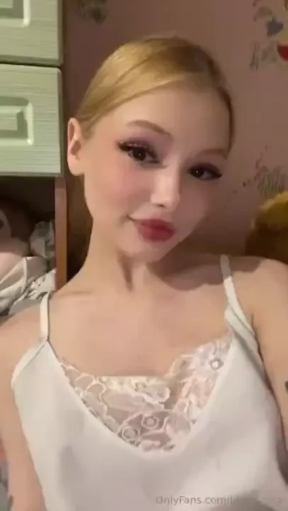 Oof praying to god not to grow that tummy - 