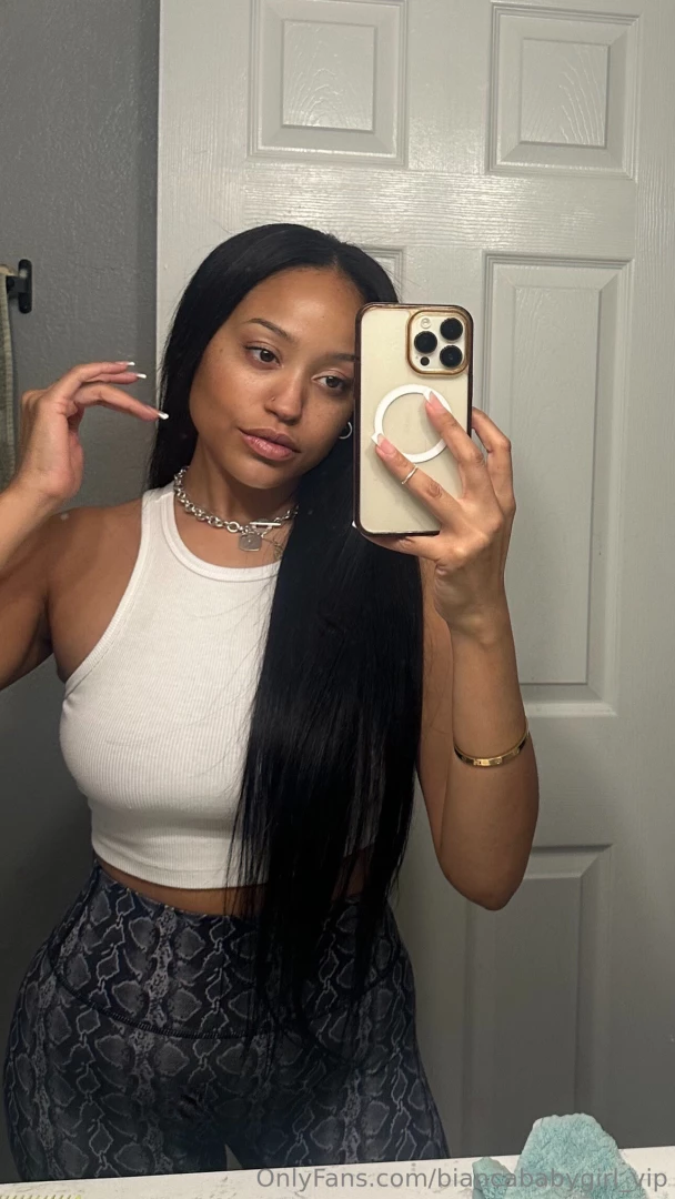 Another mirror picture 