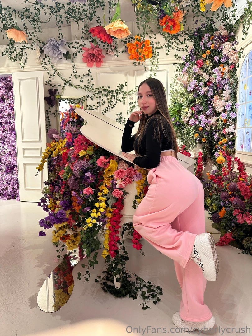 Which color suits me more 