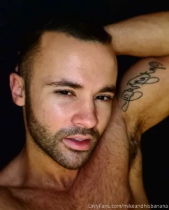 Sending out a free uncensored wanking video showing my face and my