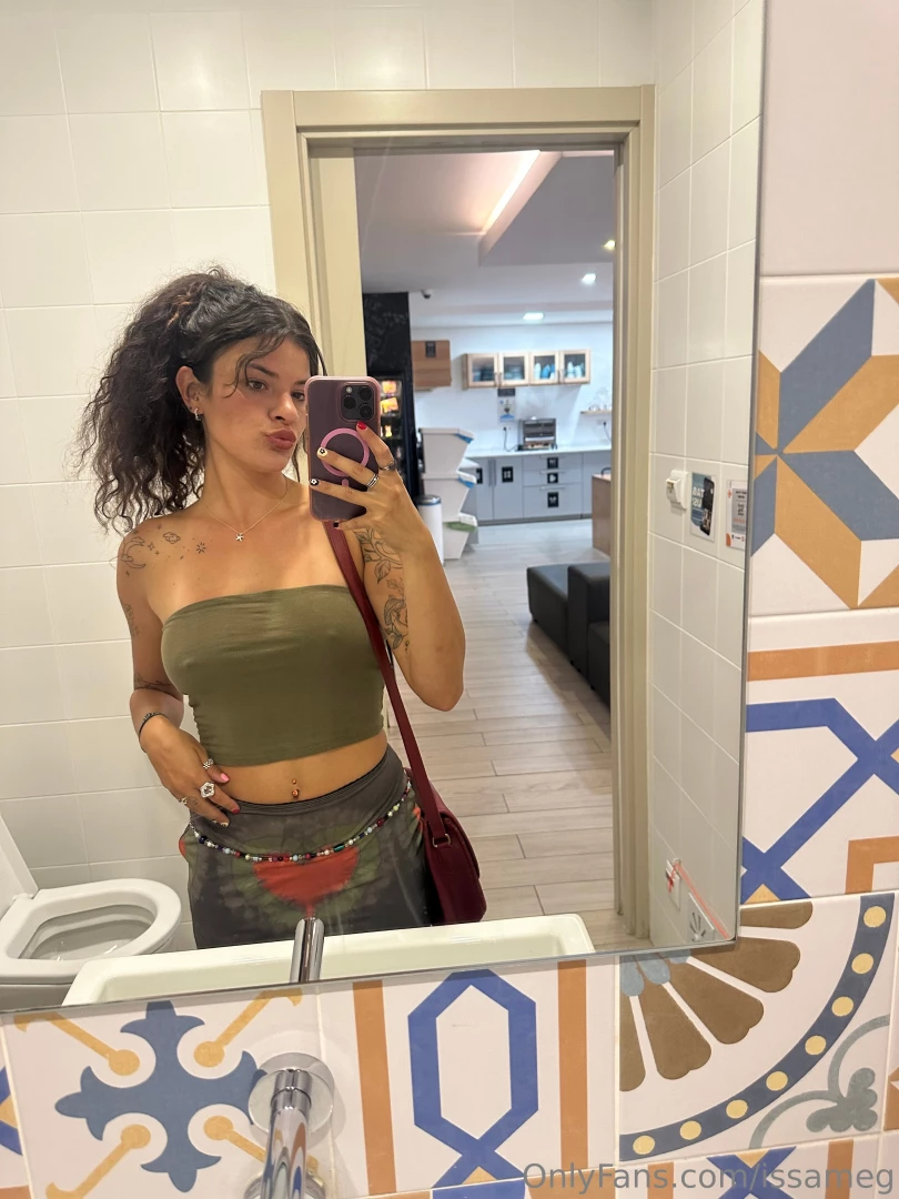 Tell me where do you want me to land this kiss 