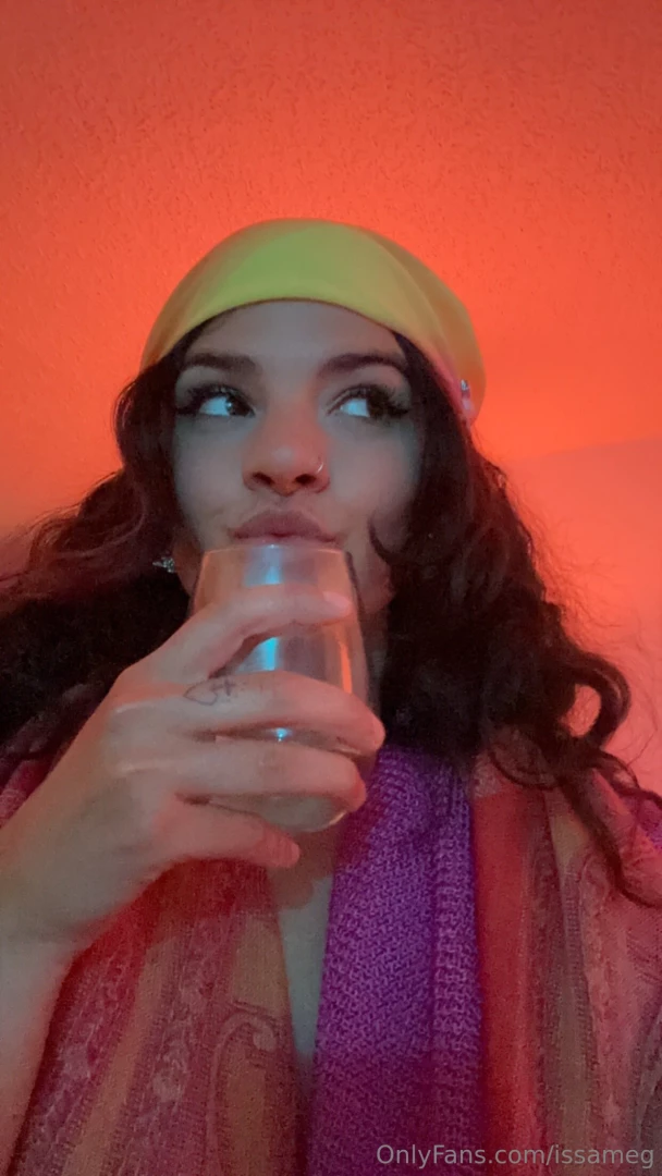 Whats a better eye look babe 