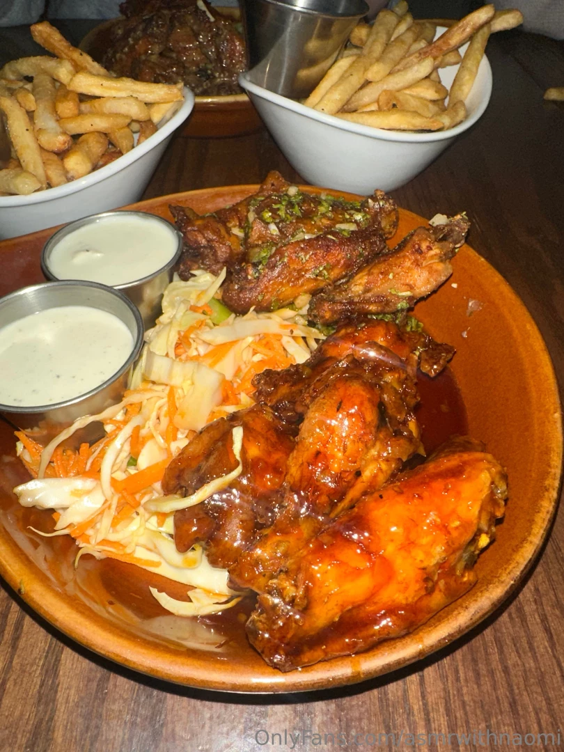 Some delicious wings i had the other day lmk if you guys want some 