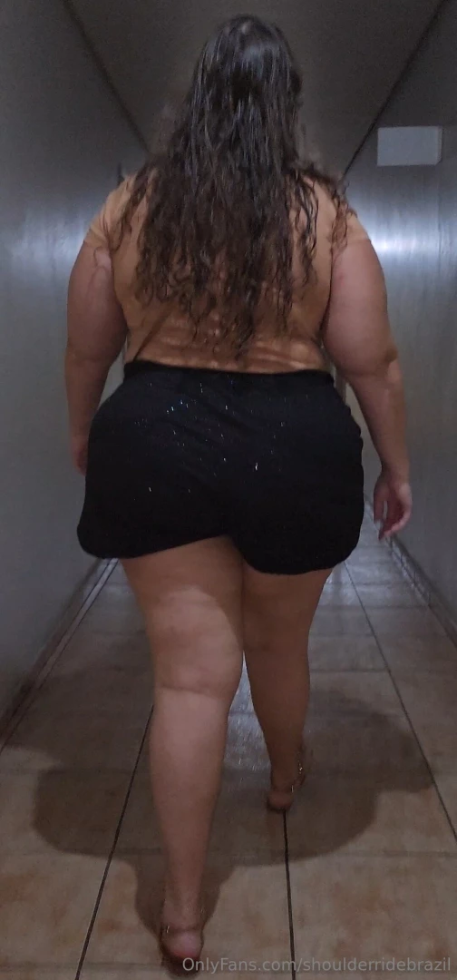 Following her big butt 