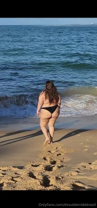 Girlfriend going to the water and then returning part 1