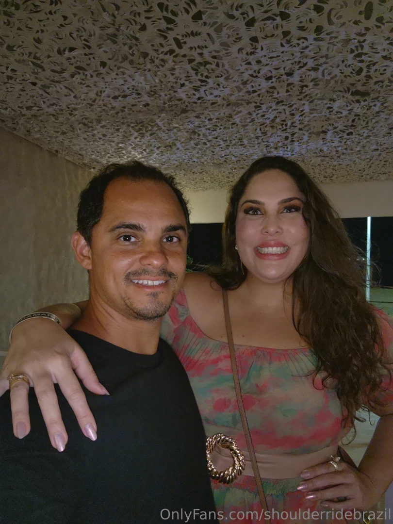 Enjoying henrique and juliano s concert in the marketplace mais part 2 