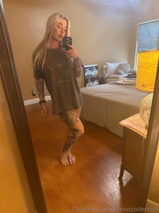 Live show alert come see me live on my vip page thursday at 9pm est