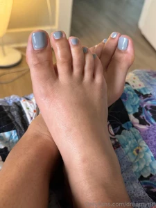 Should i start posting more feet pics part 1