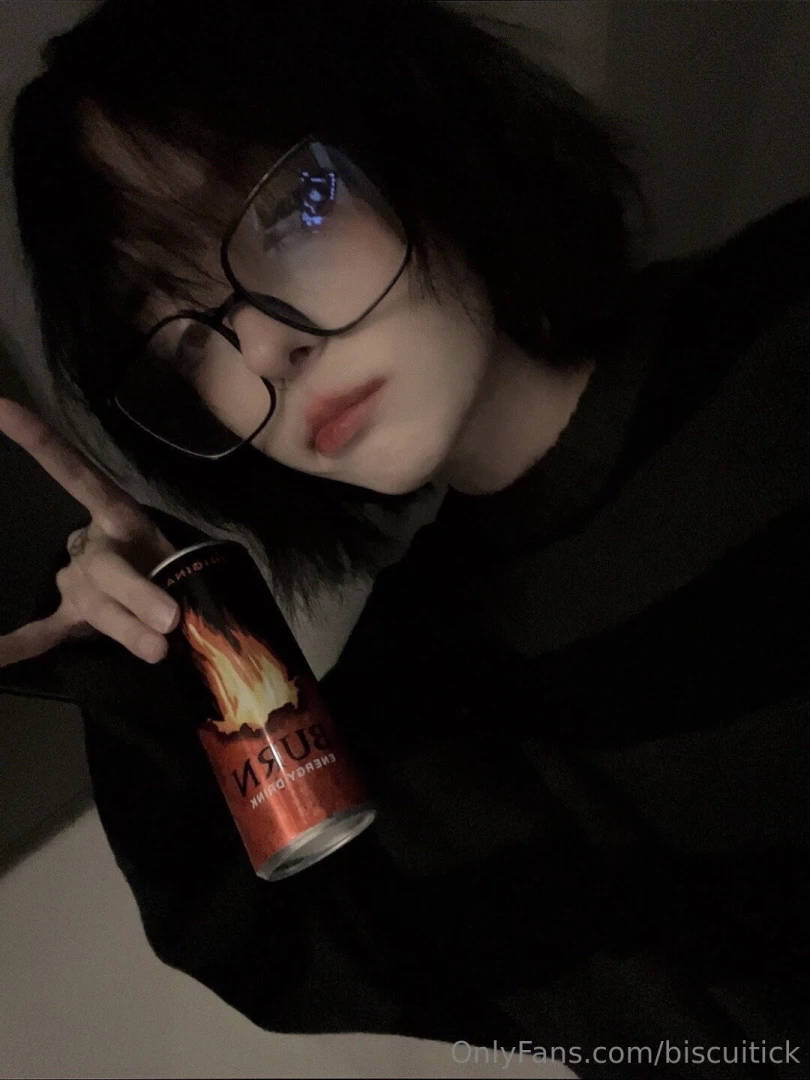 Yooo i missed u guys i hope you missed me too there will be a lot more 