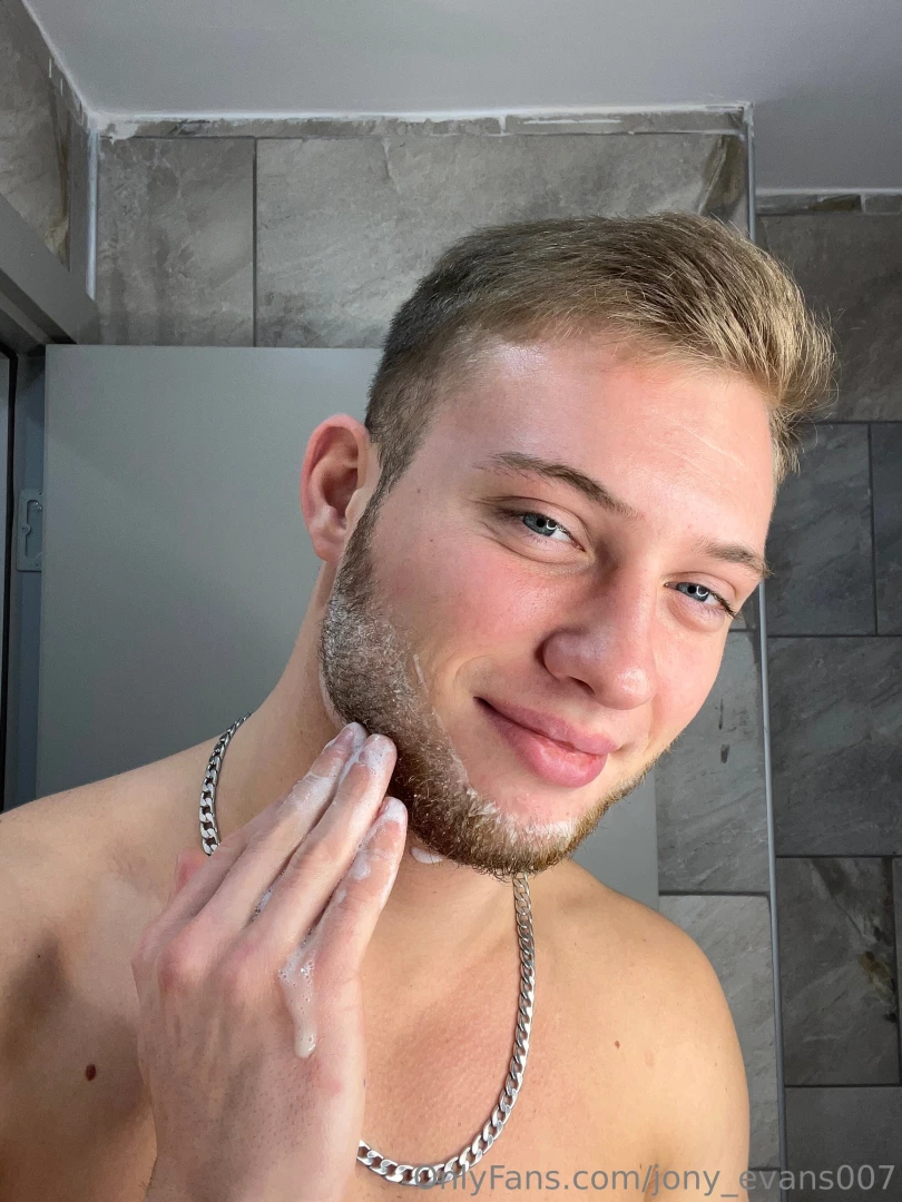 Happy to start one more sunny day with u stay with me to have fun 