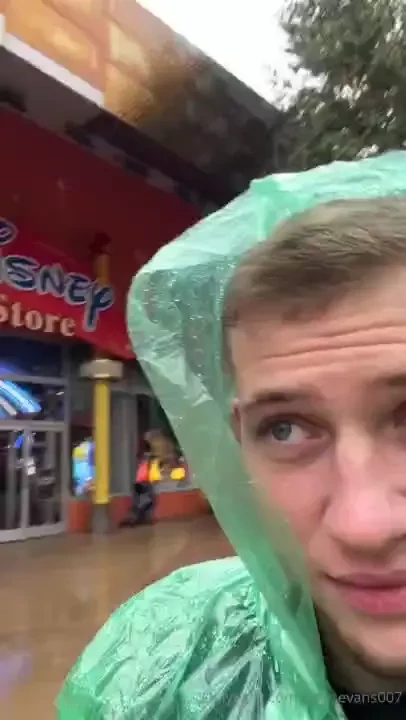 My first day in paris is all about rain - i was lucky to have a 
