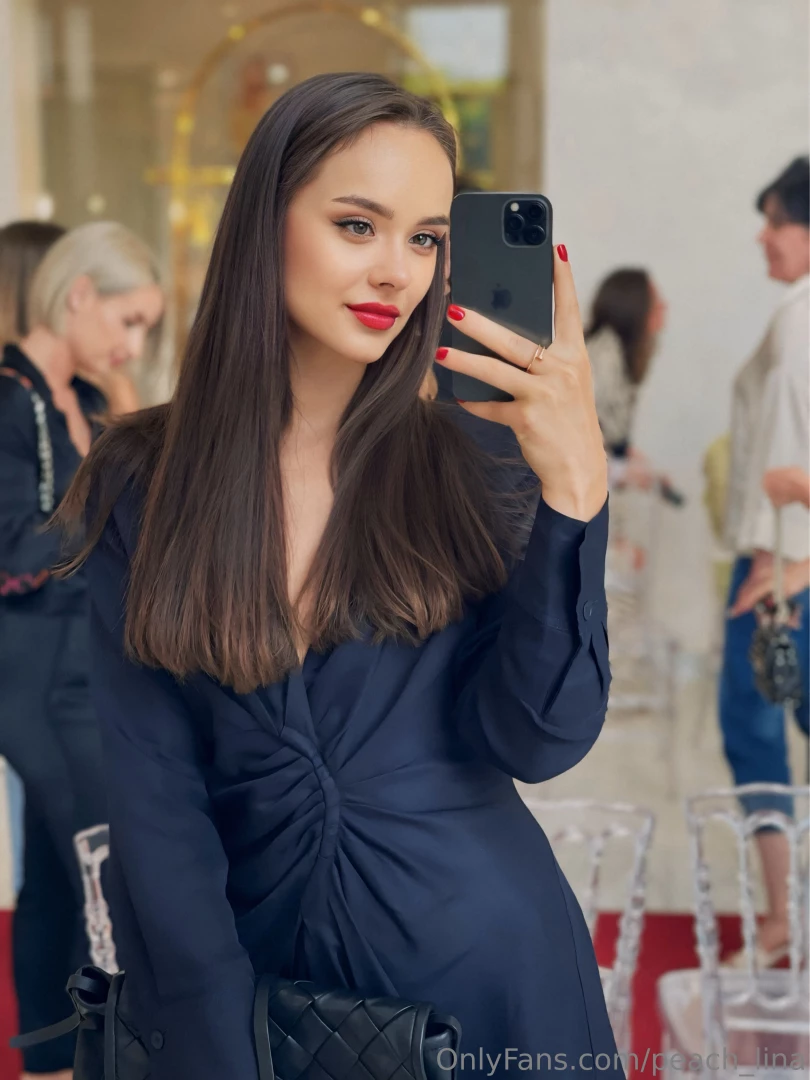 Everyone says that men like beautiful girls more than smart girls for 