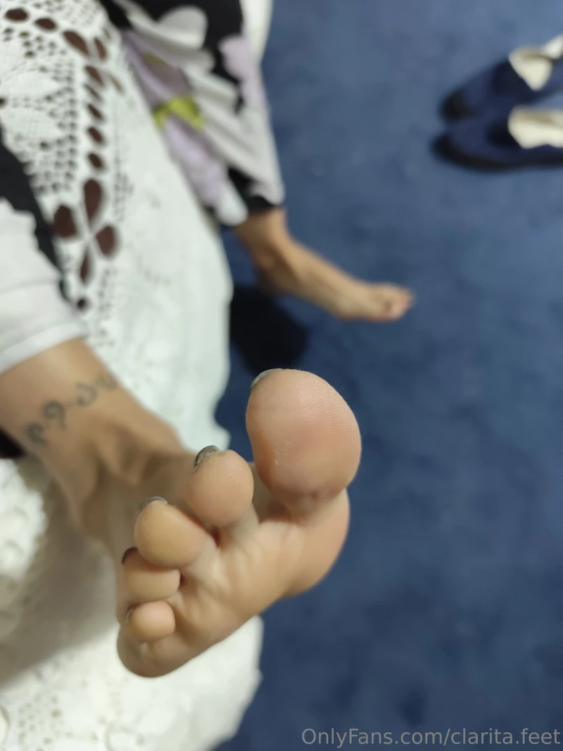 My toes i invite you to subscribe to my premium profile where you can 