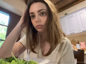 Mentre ceno vi dico che trovate un nuovo set in chat