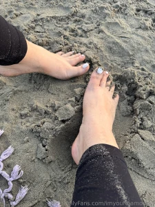 -20 subscription day at the beach i couldn t help but delight you with