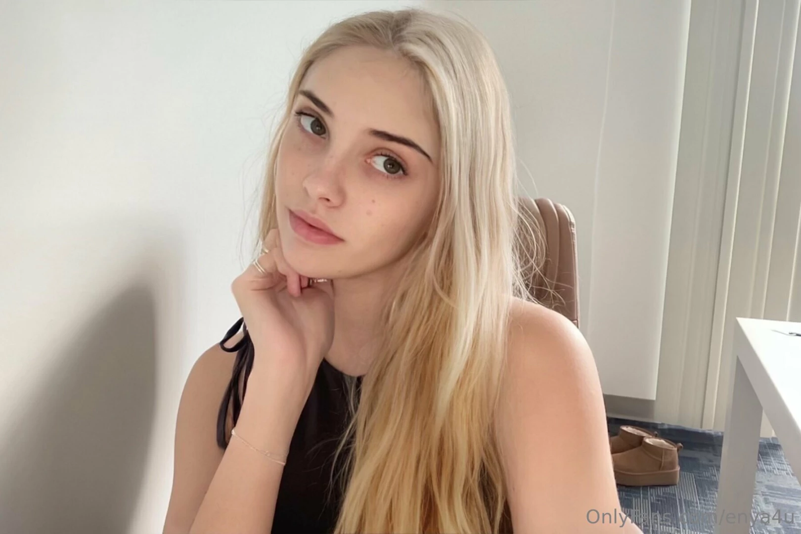 Distract me from my studies 