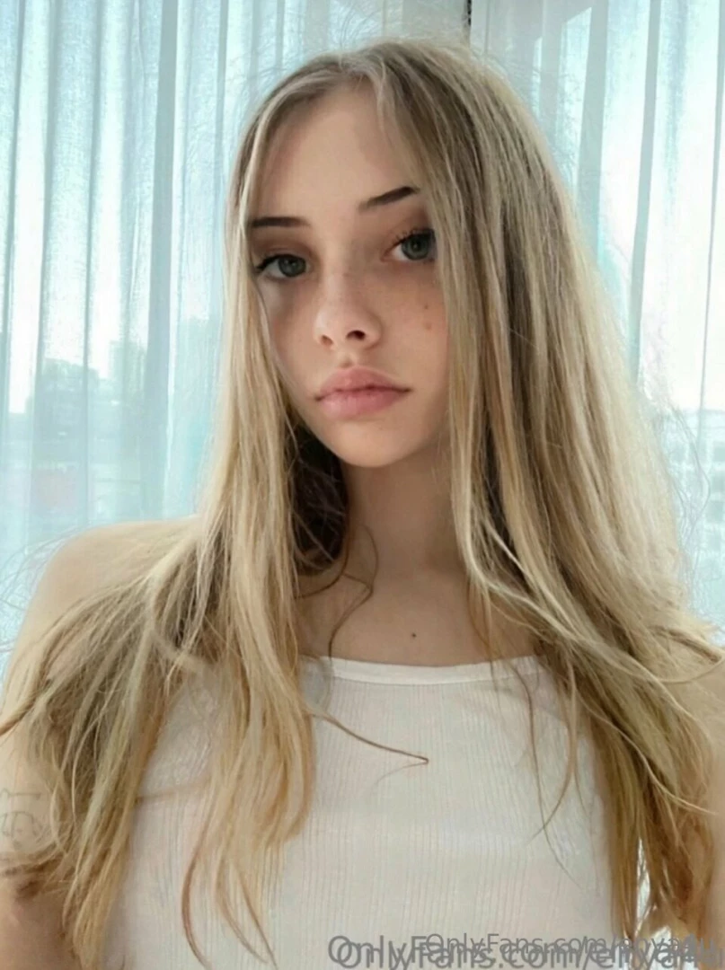 Bored and horny right now 