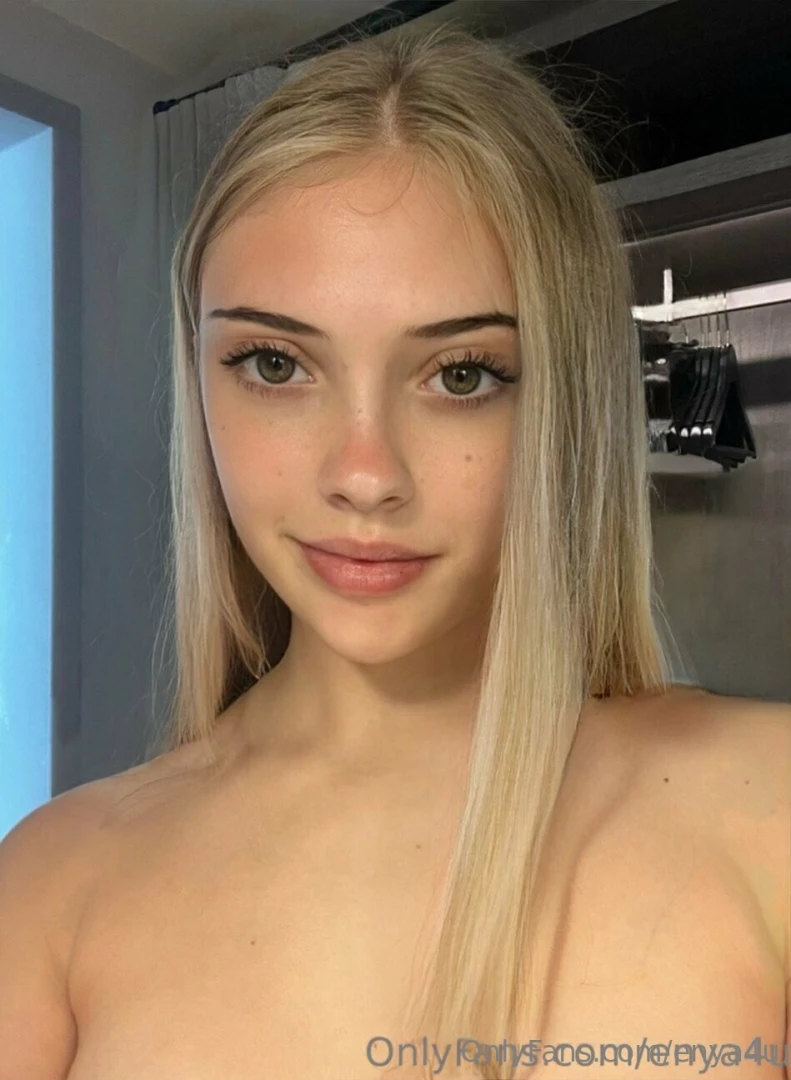 Grinding on my dildo until my cream seeps out slowly making it so warm 