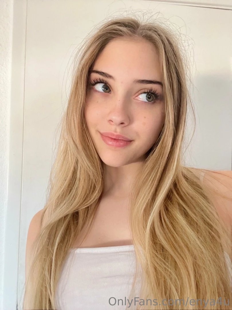 Tits and wet pussy exposed full nudity with face included 