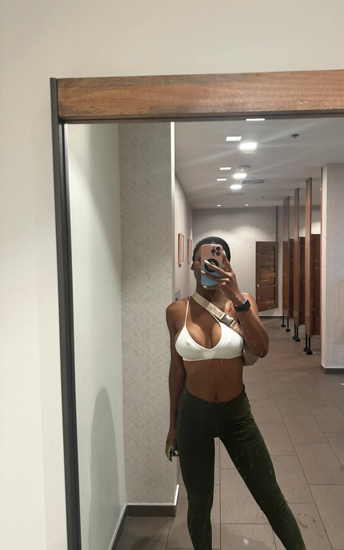 Another gym another selfie 