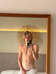 If you re looking for a sign to dm me this is it