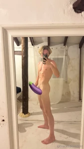 8 minutes jerking off