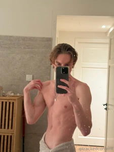 You horny yet message me and let s finish together