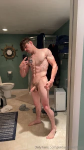 Look at this gorgeous jock josephyates and watch as he milks that dick part 3