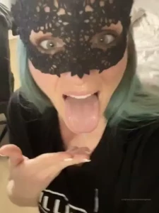 Good morning thirsty thursday has arrived and i am one thirsty cum